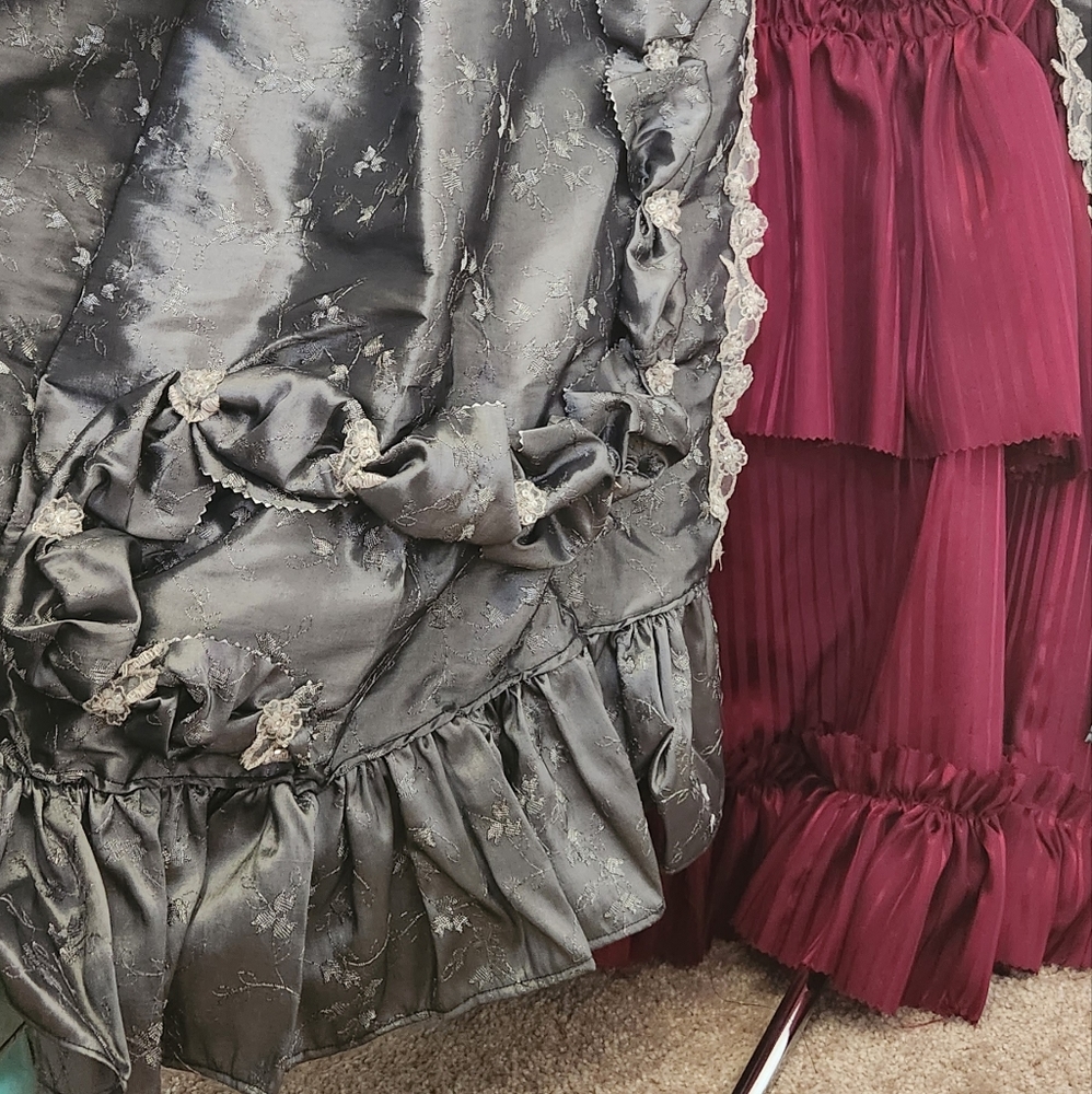 French Sack-Back Historical Recreation Gown - Picture 9 of 9